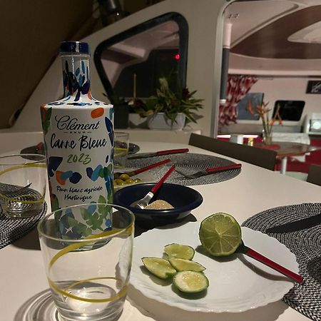 Imagine972 Martinique Bateau Hotel A Quai Le Marin 3 Cabines 3 Salles De Bains 6 Pers Maxi Bagian luar foto